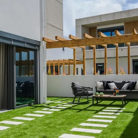 Vakantiehuis Detached House In A Private
