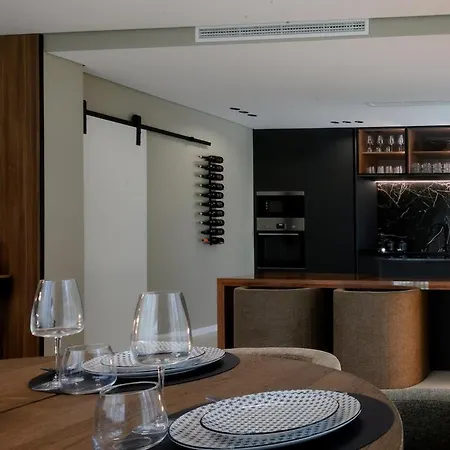 Vakantiehuis Detached House In A Private